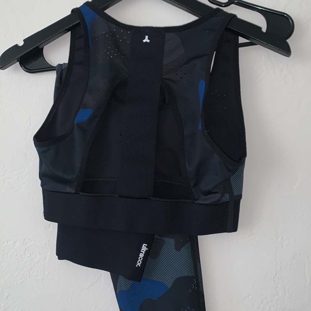ULTRACOR - Sports Bra & Leggings